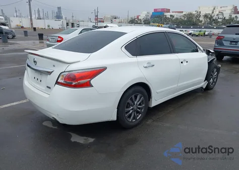2015 Nissan Altima 2.5 S из США, поврежденный, VIN 1N4AL3AP2FN904796